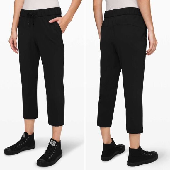 Lululemon On the Fly Crop 23" in Black Size 8 - Picture 1 of 8